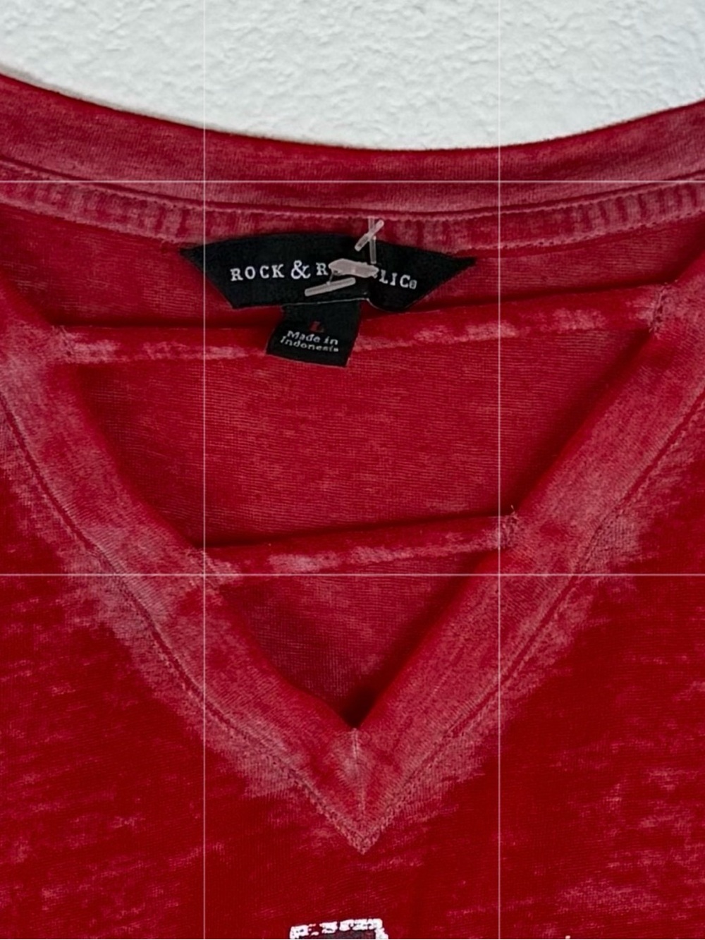 Rock & Republic Cowgirl Red 'Stars and Stilettos' V-Neck Tee y2k 2000s top L - Picture 5 of 5